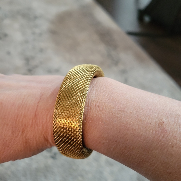 Lot of 2 Cuff Bracelets Mesh Filigree Designs - Picture 3 of 10